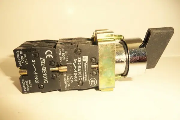 Long Handle Rotary Switch, ZB2-BE101C, Telemecanique